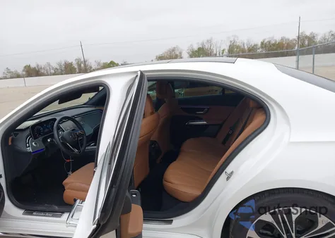 2025 Mercedes-Benz E 350 из США, поврежденный, VIN W1KLF4GB2SA159521